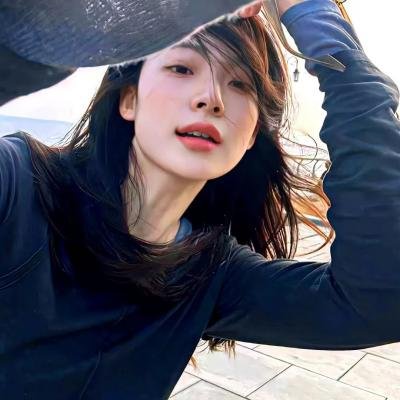 美女荒野逃亡